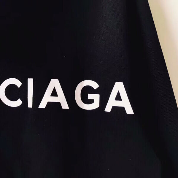 バレンシアガ パーカー コピー バレンシアガ パーカーフーディ ロゴ パーカー フーディ スーパーコピー