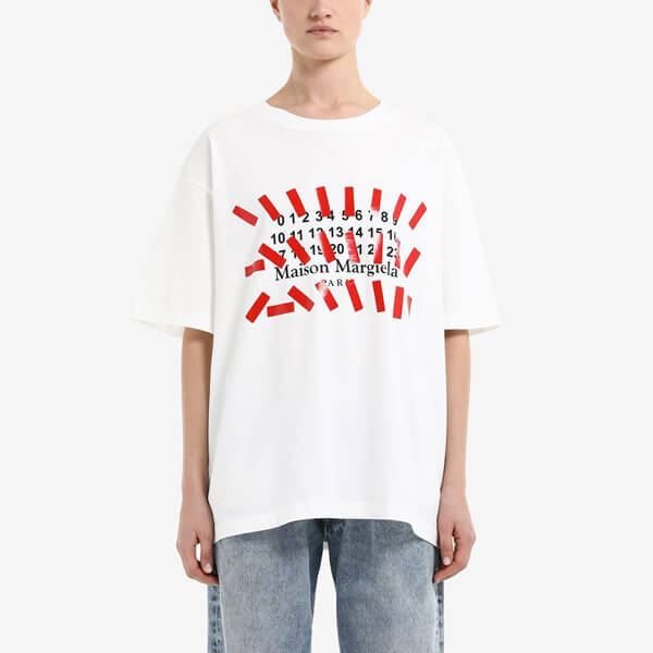 ☆メゾンマルジェラ☆ テーププリント?ロゴTシャツ偽物?