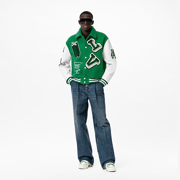 ルイヴィトン ジャケットコピー メンズ 黒色のバッグにピッタリ?1A98D3