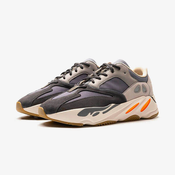 アディダス 激レア ☆ 入手困難 超限定 Yeezy 偽物 Wave Runner 700 OG FV9922