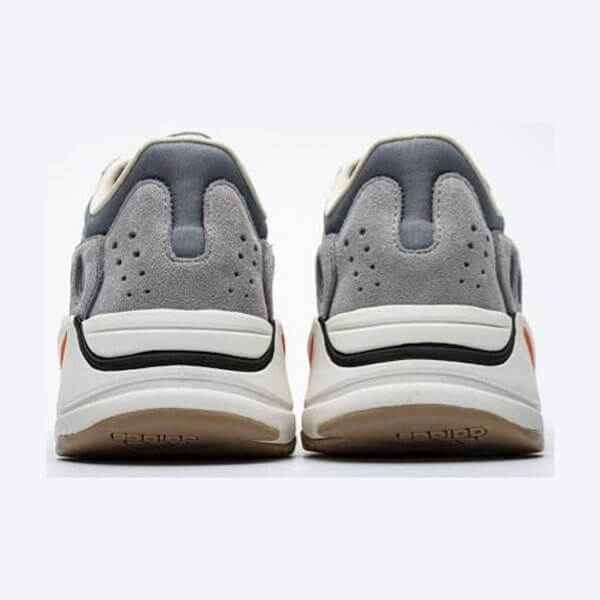 アディダス 激レア ☆ 入手困難 超限定 Yeezy 偽物 Wave Runner 700 OG FV9922