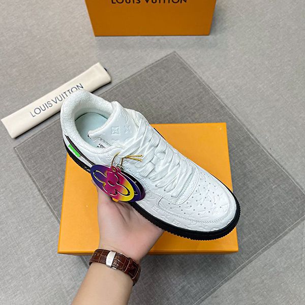 ルイヴィトン ナイキ 偽物 モノグラム エアフォース1 コラボスニーカー ブラックxホワイト