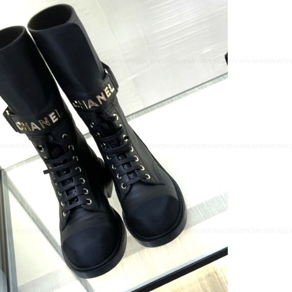 すぐ届く∞シャネル ロゴとレースアップのロングブーツ 偽物