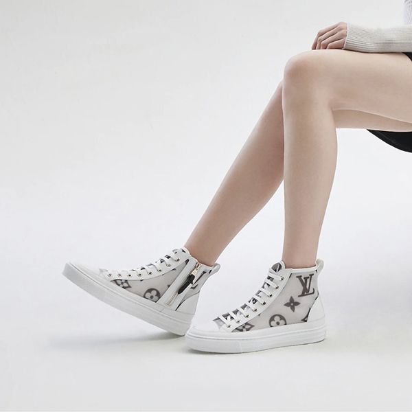 ルイヴィトン 入手困難!春服にぴったり♡ステラー ライン スニーカー1A87E2