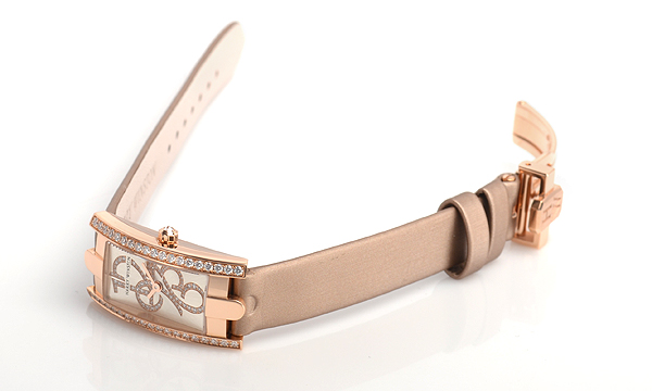 ハリーウィンストン スーパーコピーアヴェニューCミニ (332/LQRL.WD/D2.1-SP2) AVCQHM16RR034