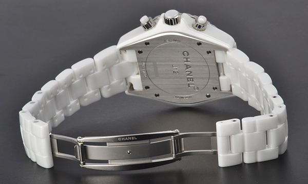 シャネルJ12 スーパーコピーH1008 クロノグラフ ホワイトセラミックブレス ベゼルダイヤ ホワイト